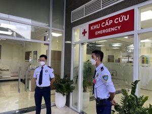 Bảo vệ Ngày và Đêm hỗ trợ khu cấp cứu